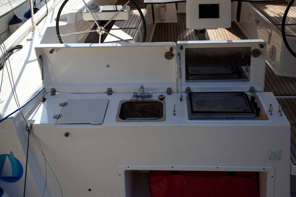Sailing yacht Dufour 430 GL Lana