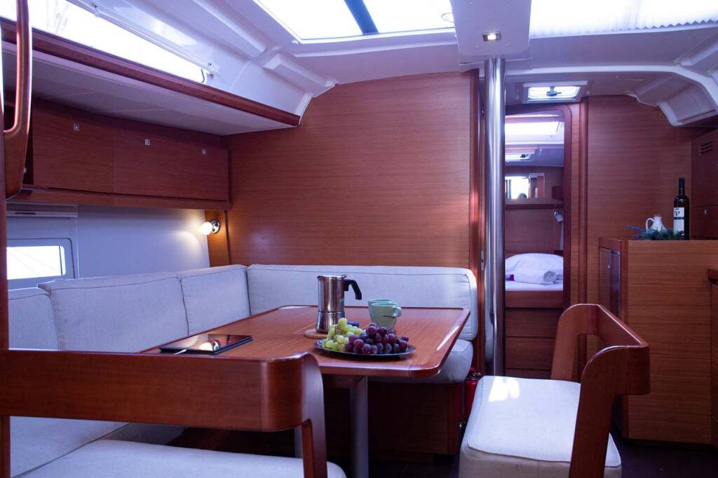Sailing yacht Dufour 430 GL Lana