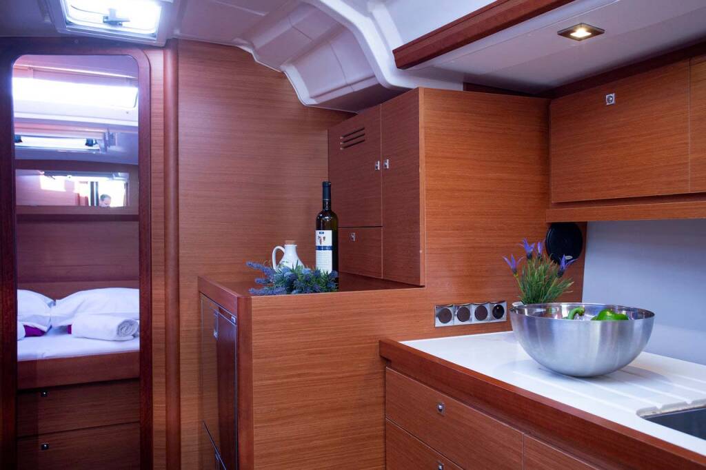 Sailing yacht Dufour 430 GL Lana
