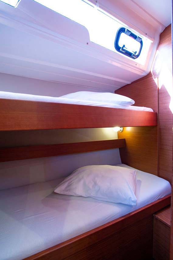 Sailing yacht Dufour 430 GL Lana