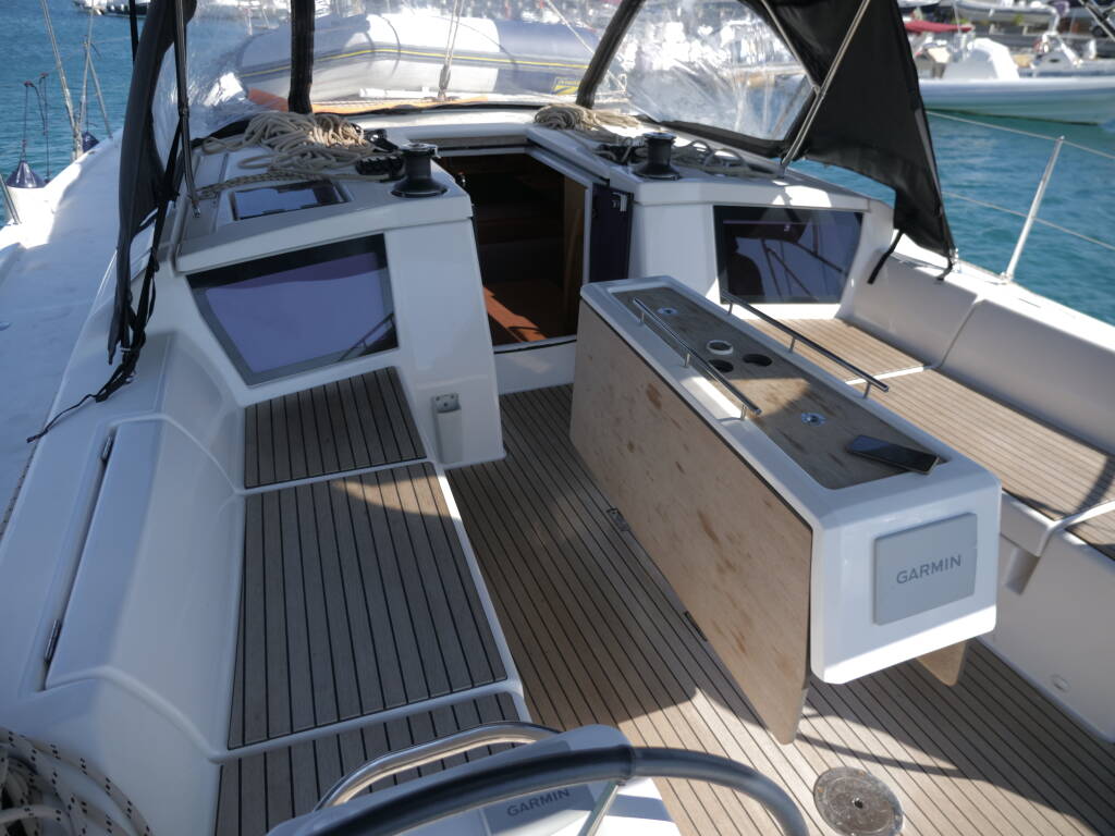 Sailing yacht Dufour 430 Bloody Mary