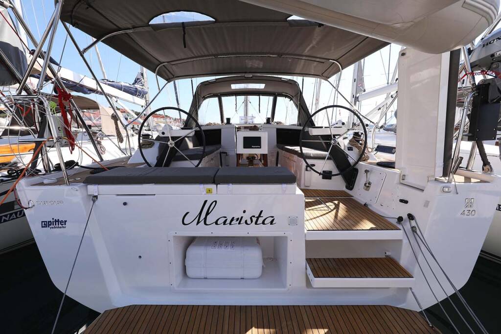 Sailing yacht Dufour 430 Marista
