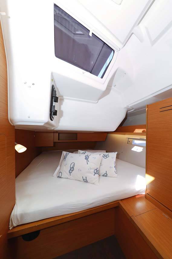Sailing yacht Dufour 430 Marista