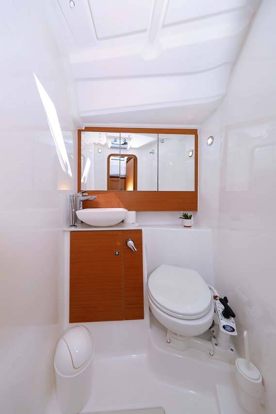 Sailing yacht Dufour 430 Marista