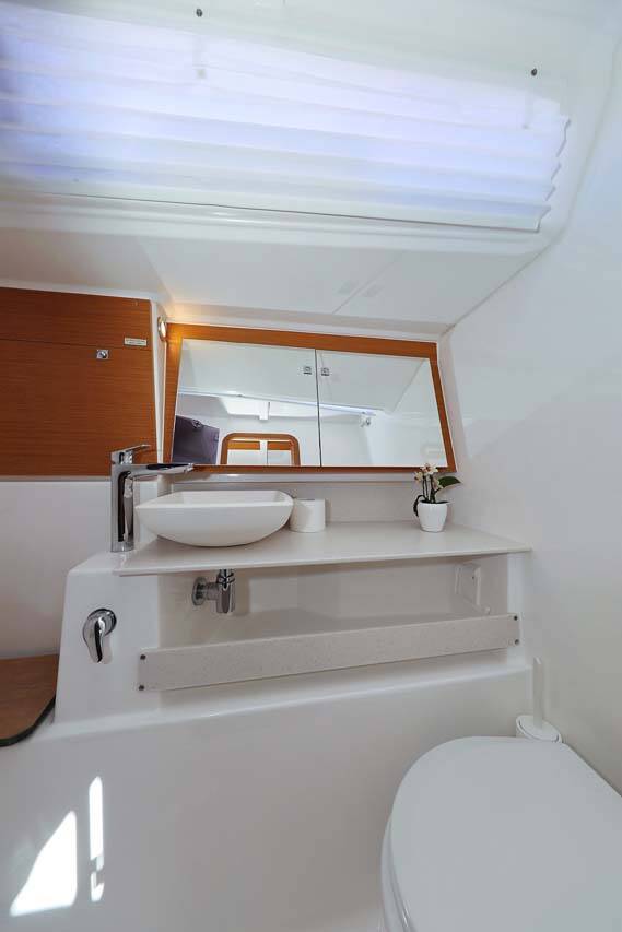 Sailing yacht Dufour 430 Marista