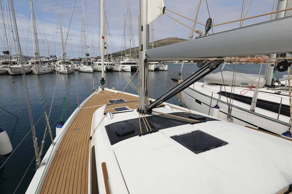 Segelyachten Dufour 430 Lucia 1