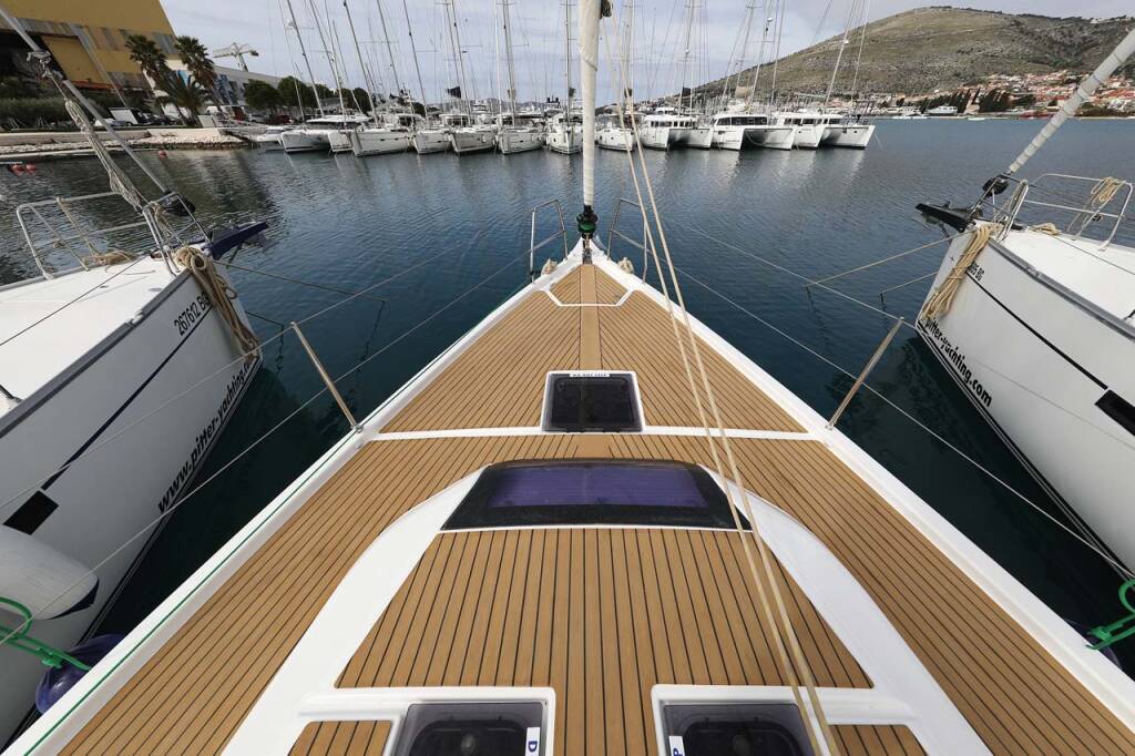 Segelyachten Dufour 430 Lucia 1
