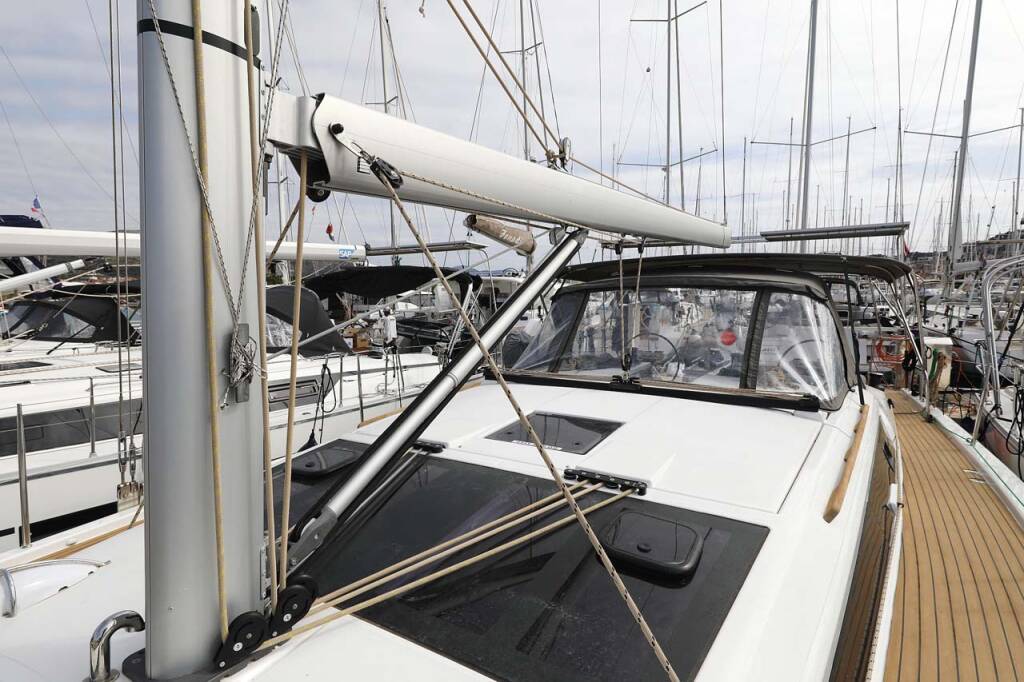 Segelyachten Dufour 430 Lucia 1