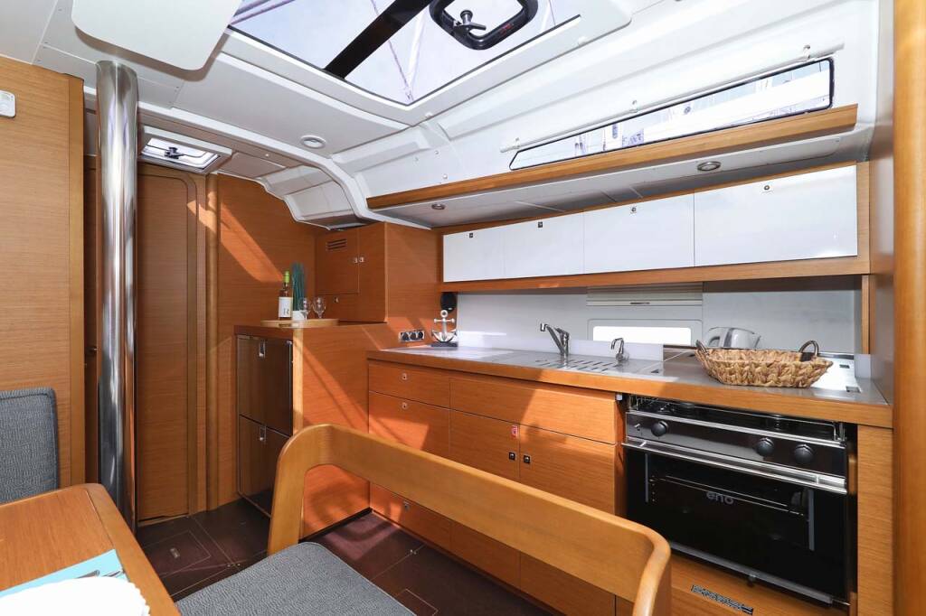 Segelyachten Dufour 430 Lucia 1