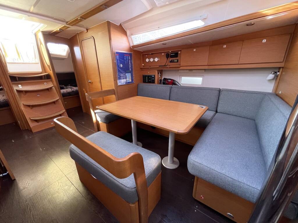 Segelyachten Dufour 430 Tian