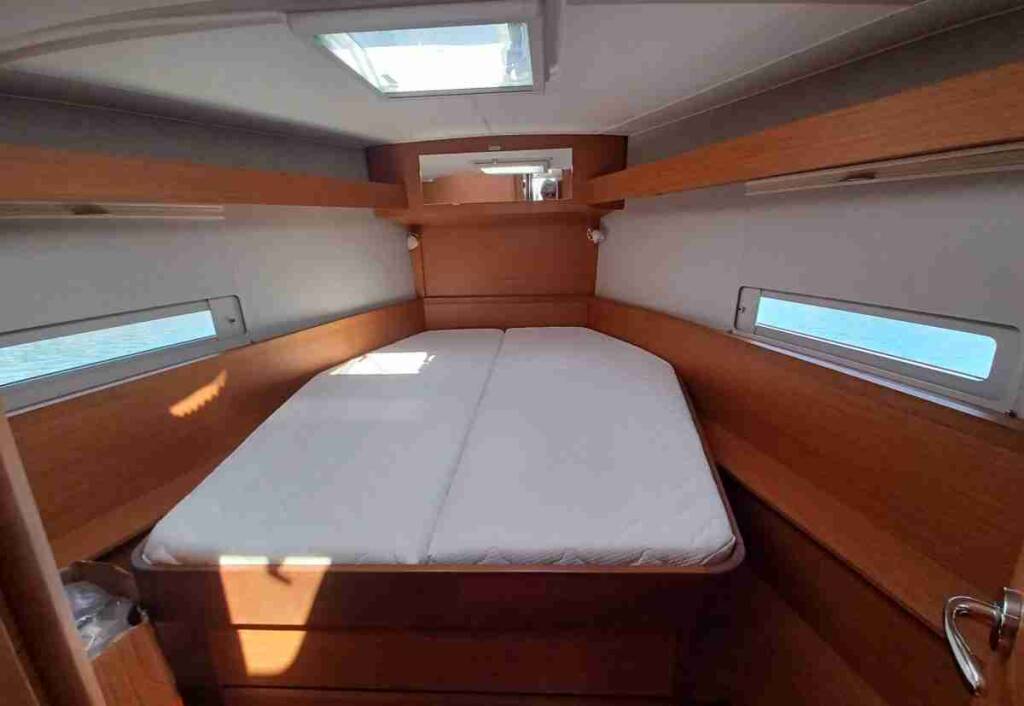 Sailing yacht Dufour 430 PRESTIGE