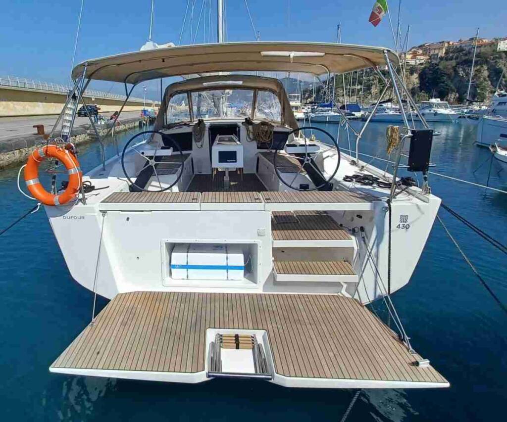 Sailing yacht Dufour 430 PRESTIGE