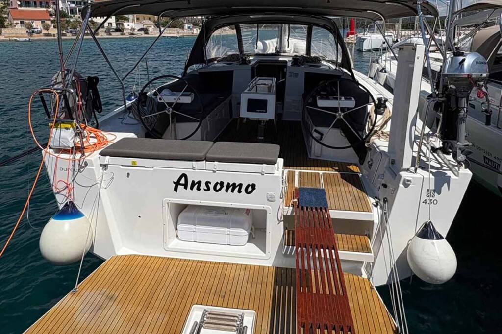 Segelyachten Dufour 430 Ansomo