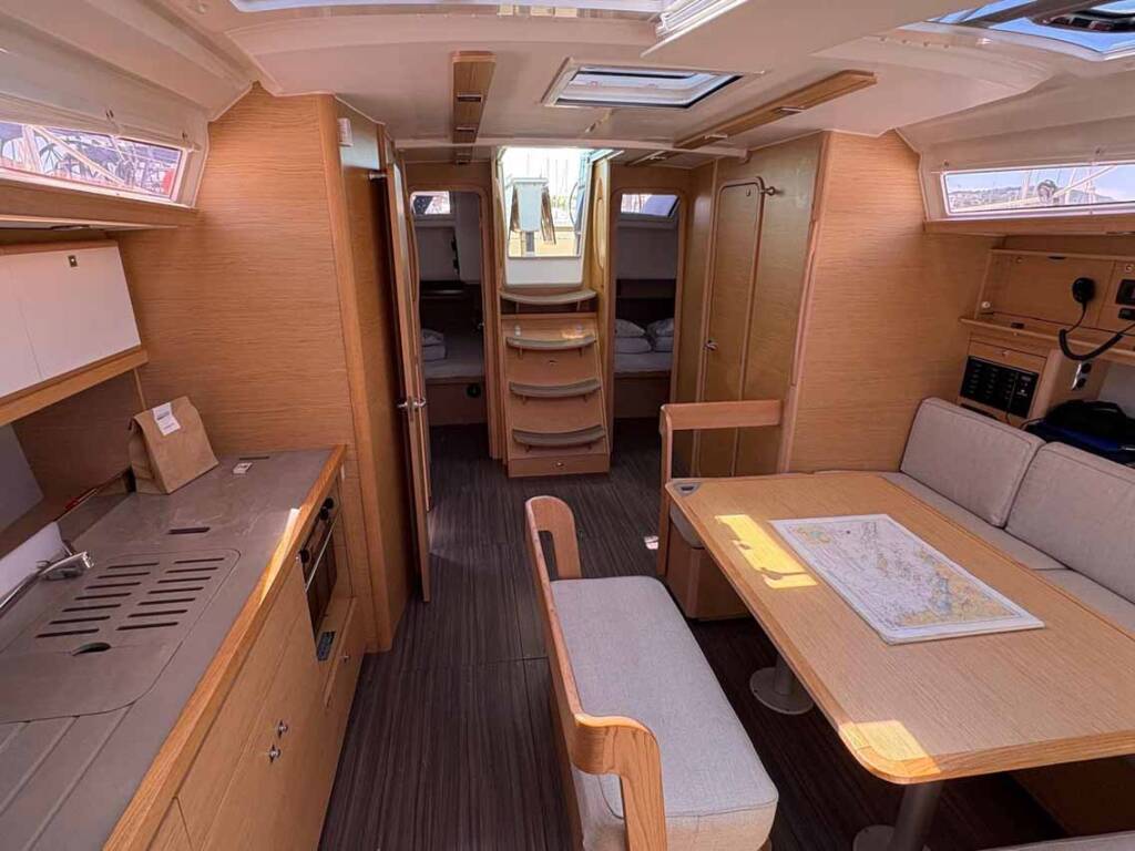 Segelyachten Dufour 430 Ansomo