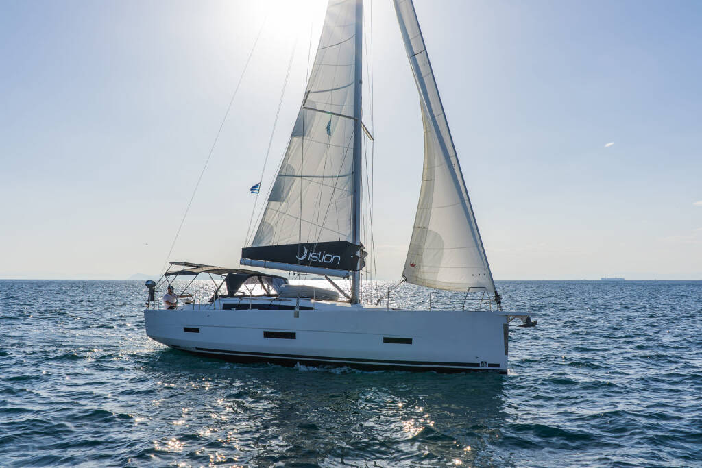Sailing yacht Dufour 430 First Love