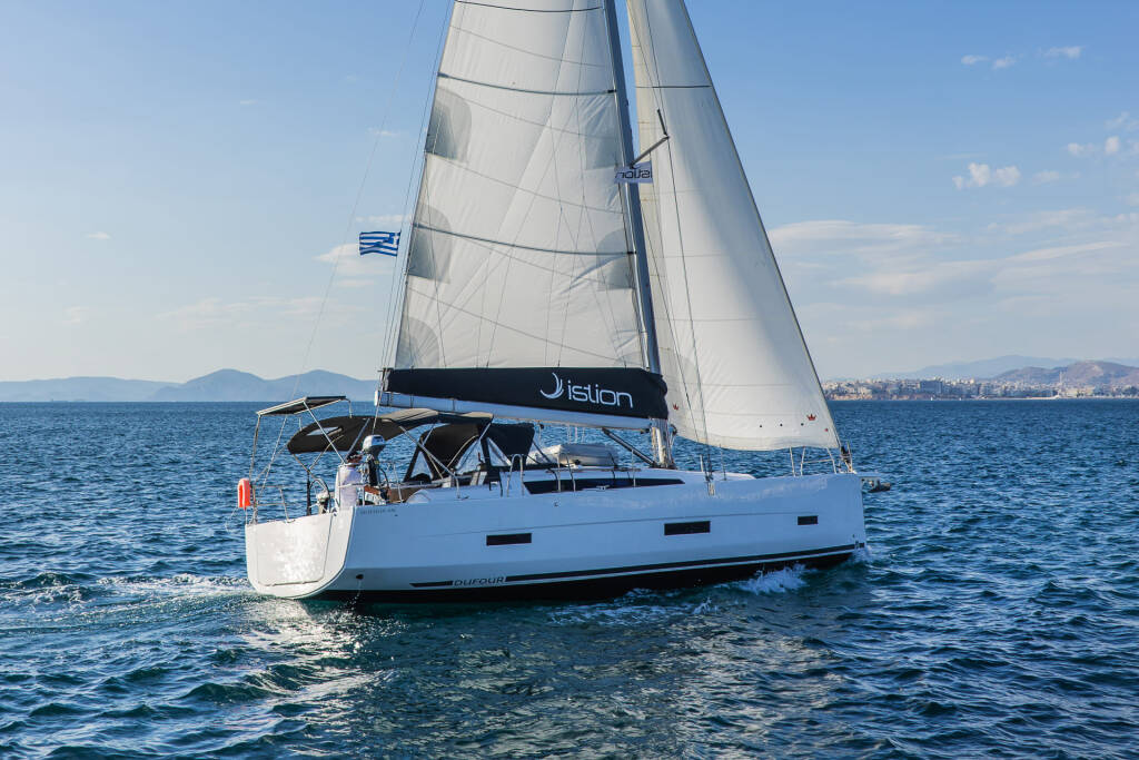 Sailing yacht Dufour 430 First Love