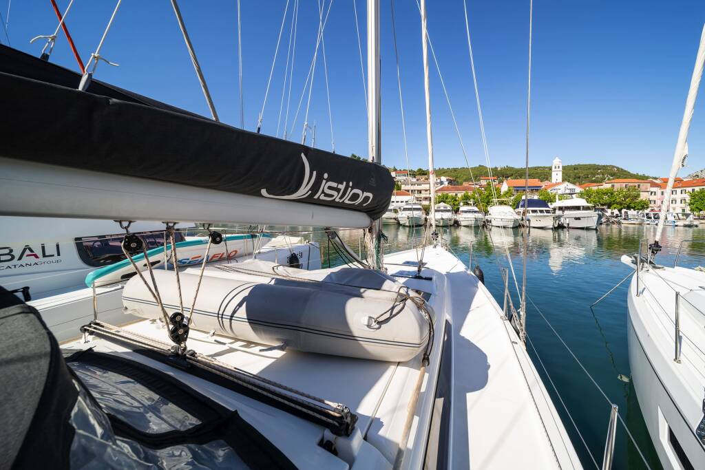 Sailing yacht Dufour 430 First Love