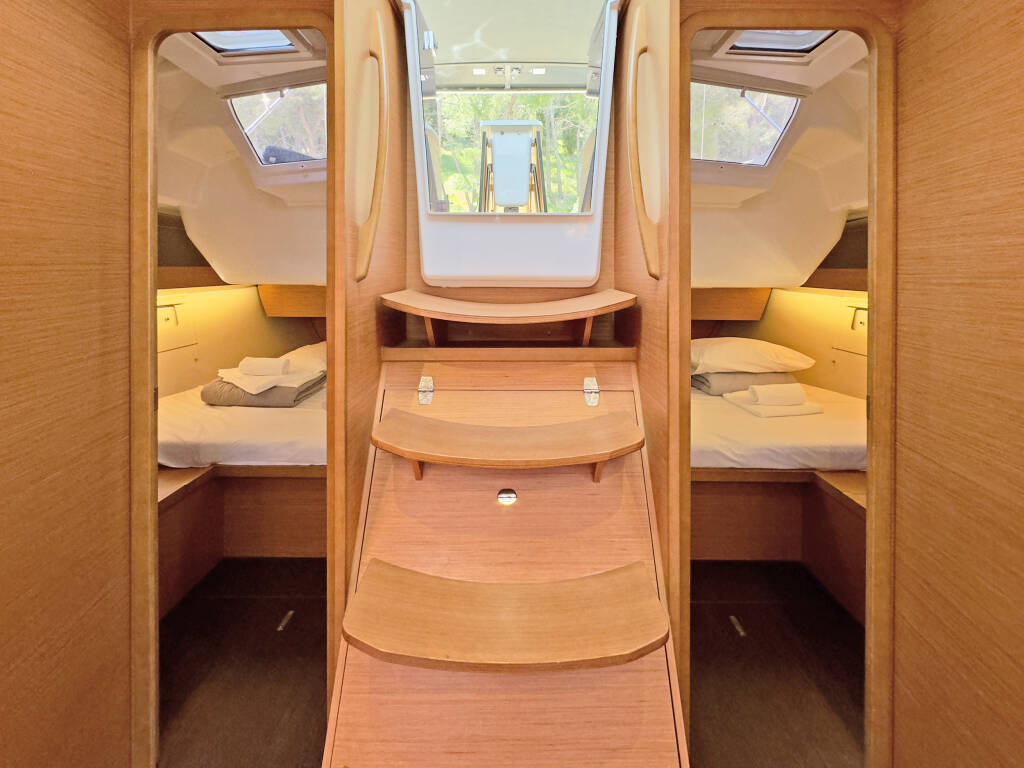 Sailing yacht Dufour 430 First Love