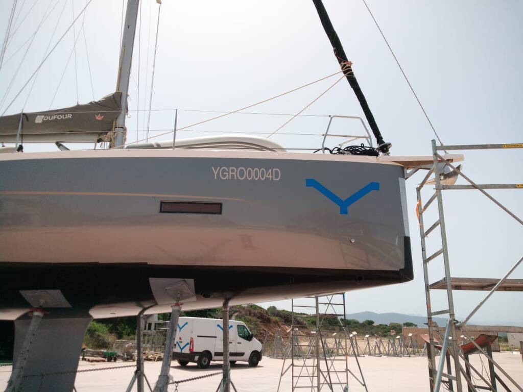 Sailing yacht Dufour 430 Billywig