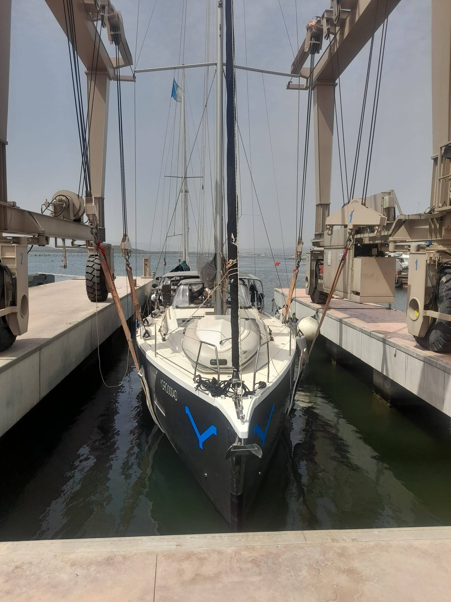 Sailing yacht Dufour 430 Billywig