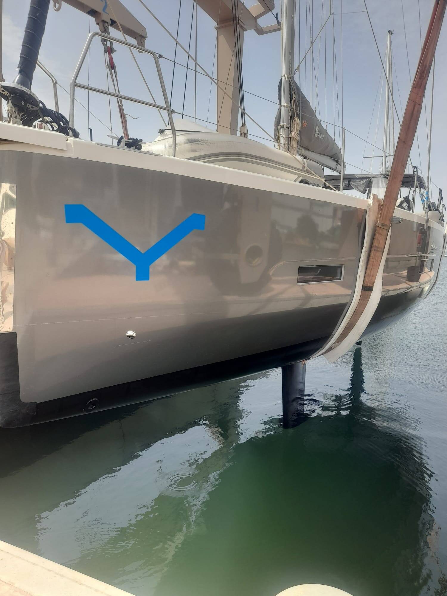Sailing yacht Dufour 430 Billywig