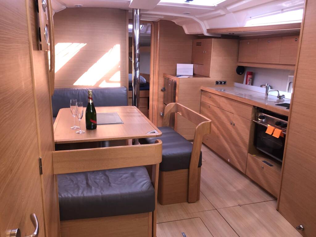Sailing yacht Dufour 430 Billywig