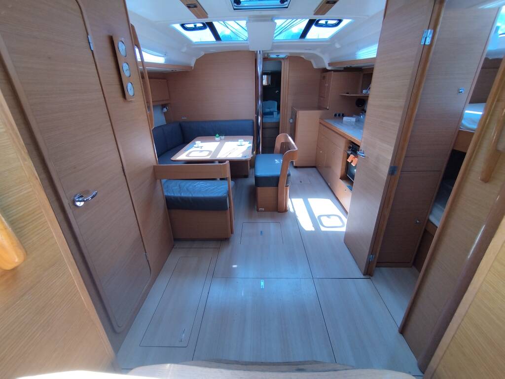 Sailing yacht Dufour 430 Billywig