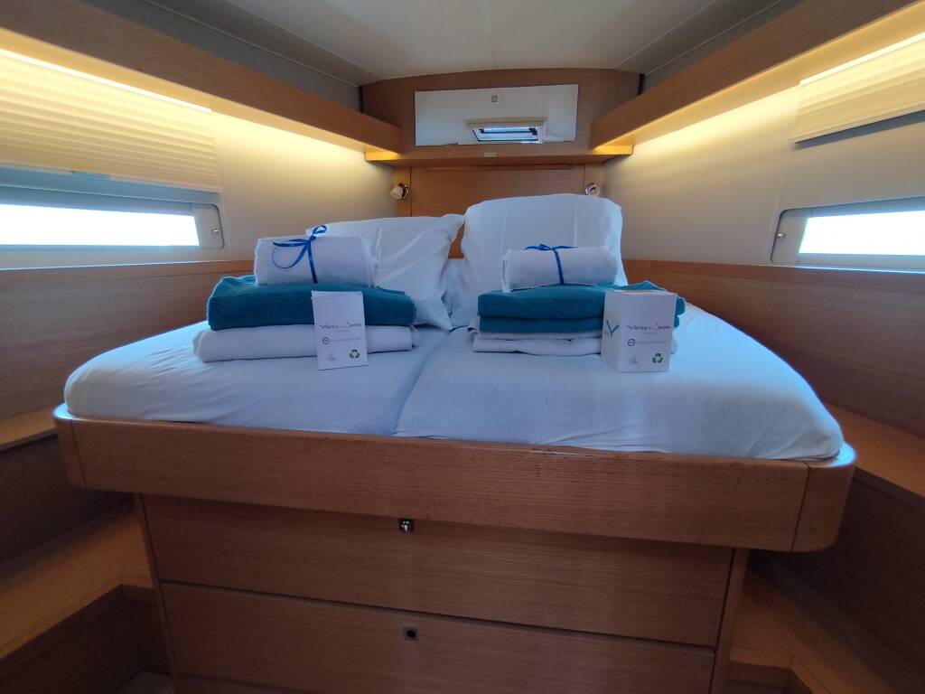 Sailing yacht Dufour 430 Billywig