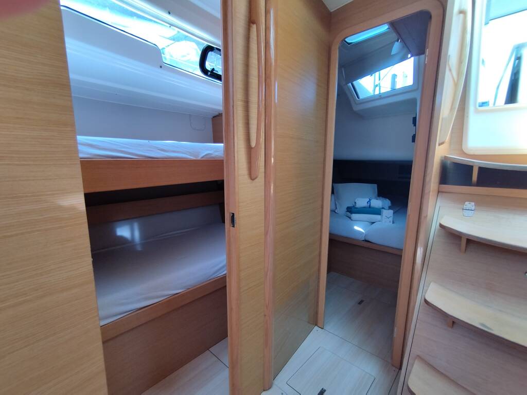 Sailing yacht Dufour 430 Billywig