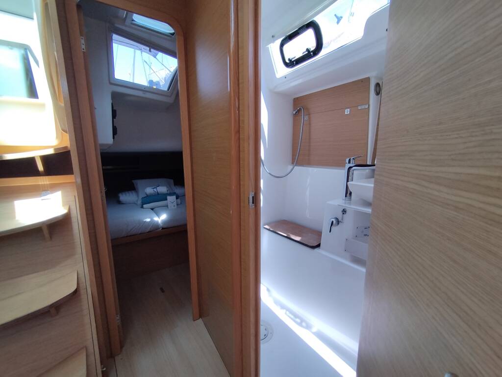 Sailing yacht Dufour 430 Billywig