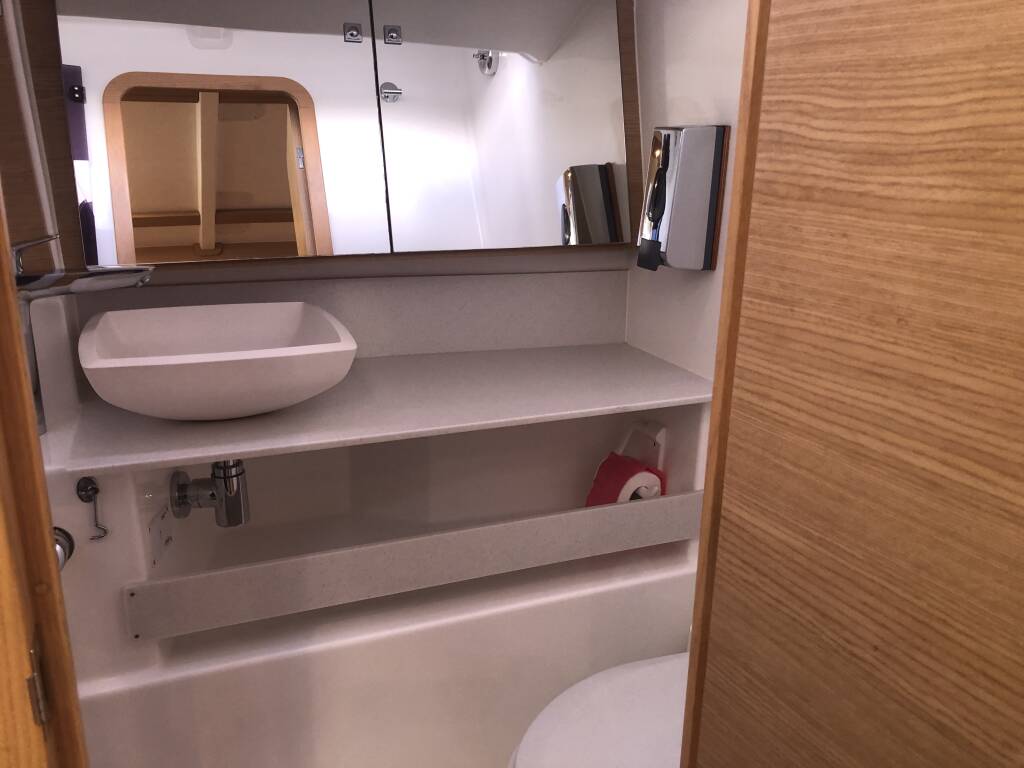 Sailing yacht Dufour 430 Billywig