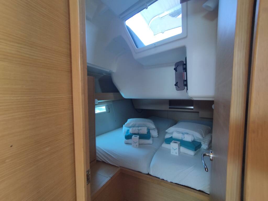 Sailing yacht Dufour 430 Hermione
