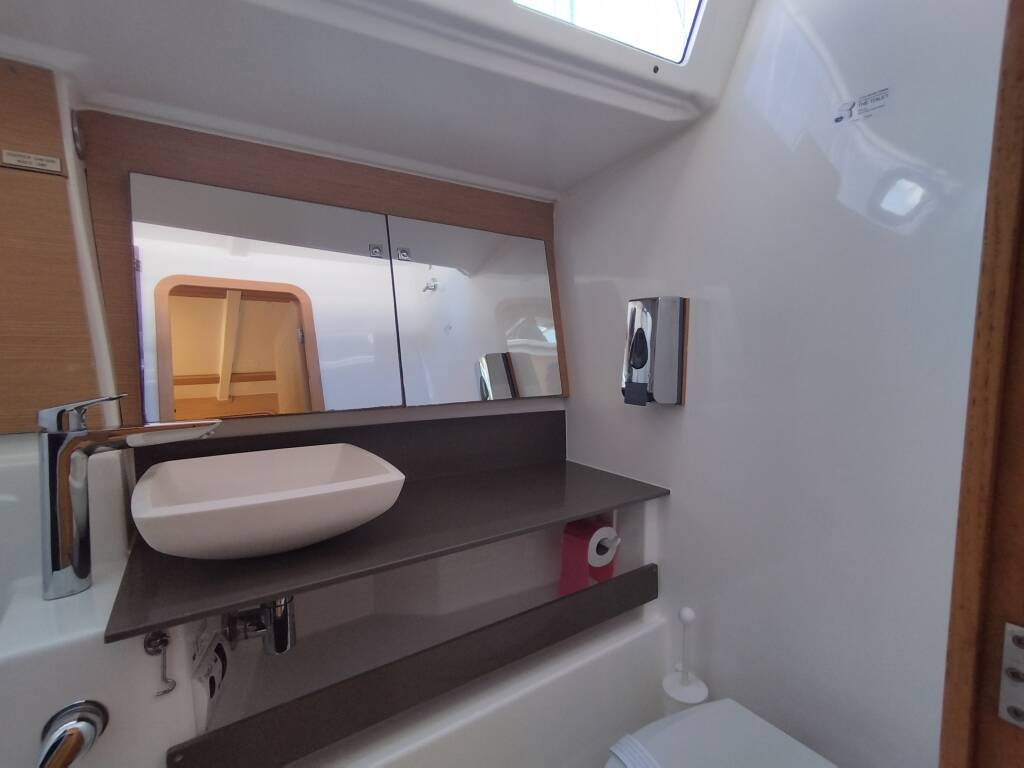 Sailing yacht Dufour 430 Hermione