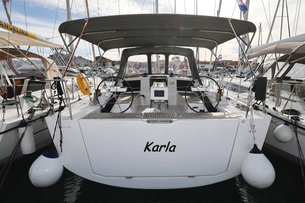 Sailing yacht Dufour 430 Karla