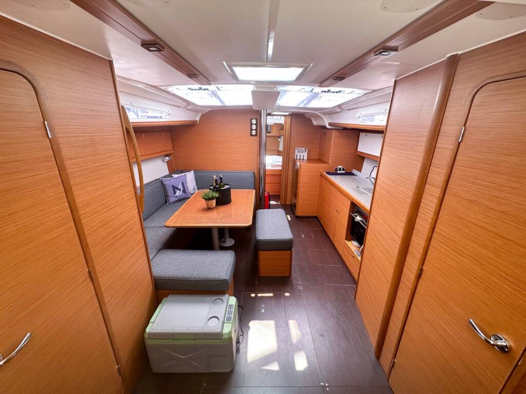 Sailing yacht Dufour 430 Brahms