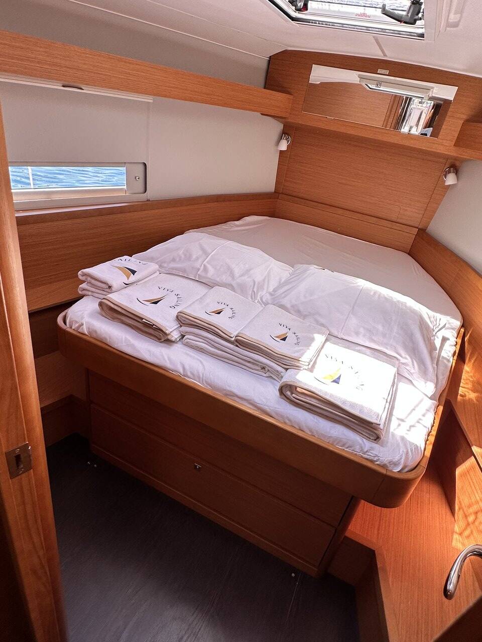 Sailing yacht Dufour 430 Brahms