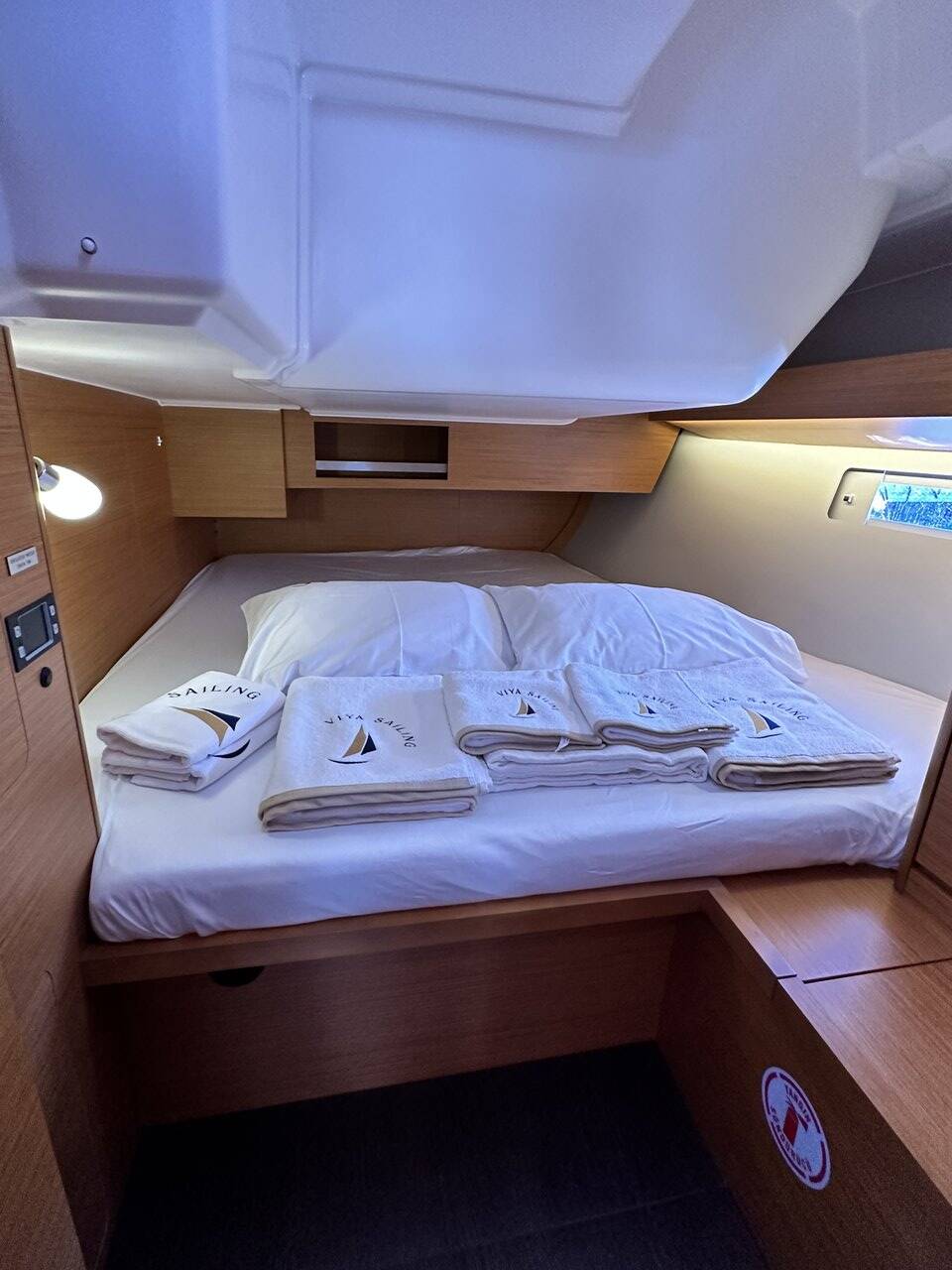 Sailing yacht Dufour 430 Brahms