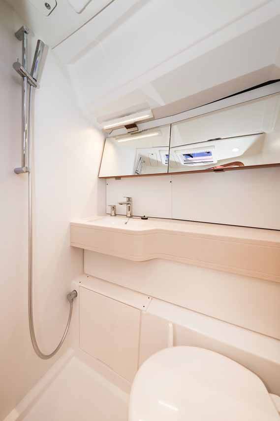 Sailing yacht Dufour 44 Acrux