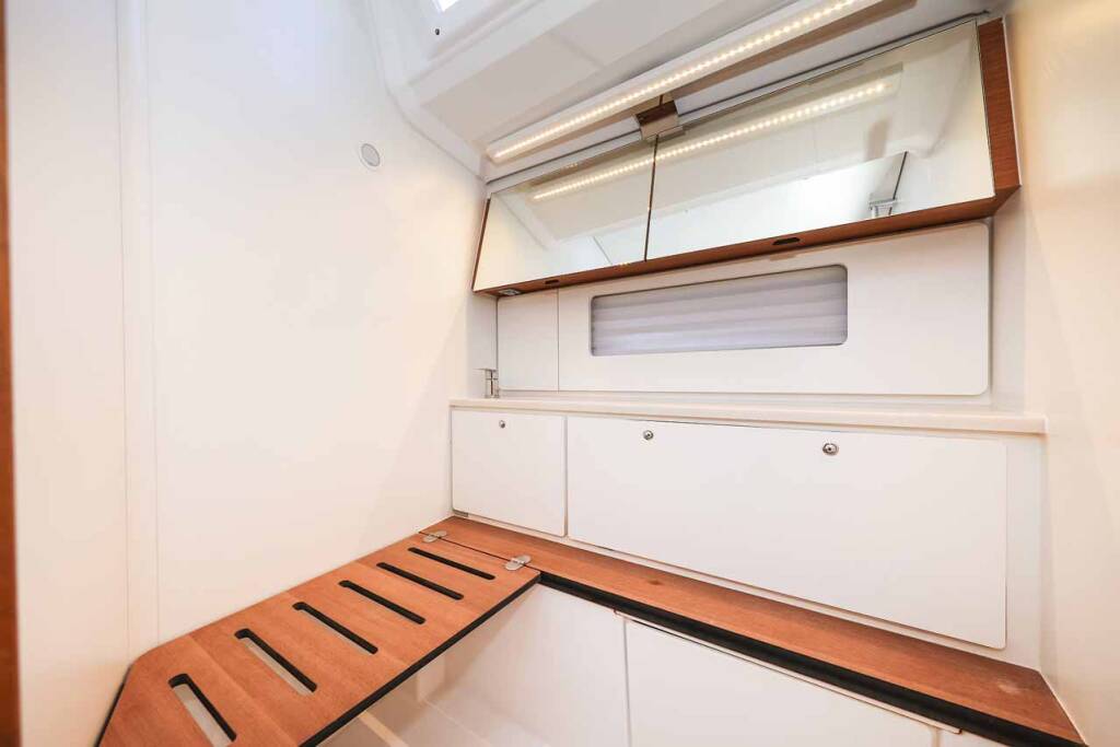 Sailing yacht Dufour 44 Acrux