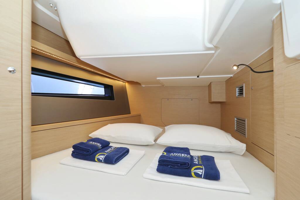 Sailing yacht Dufour 44 Scooby Doo