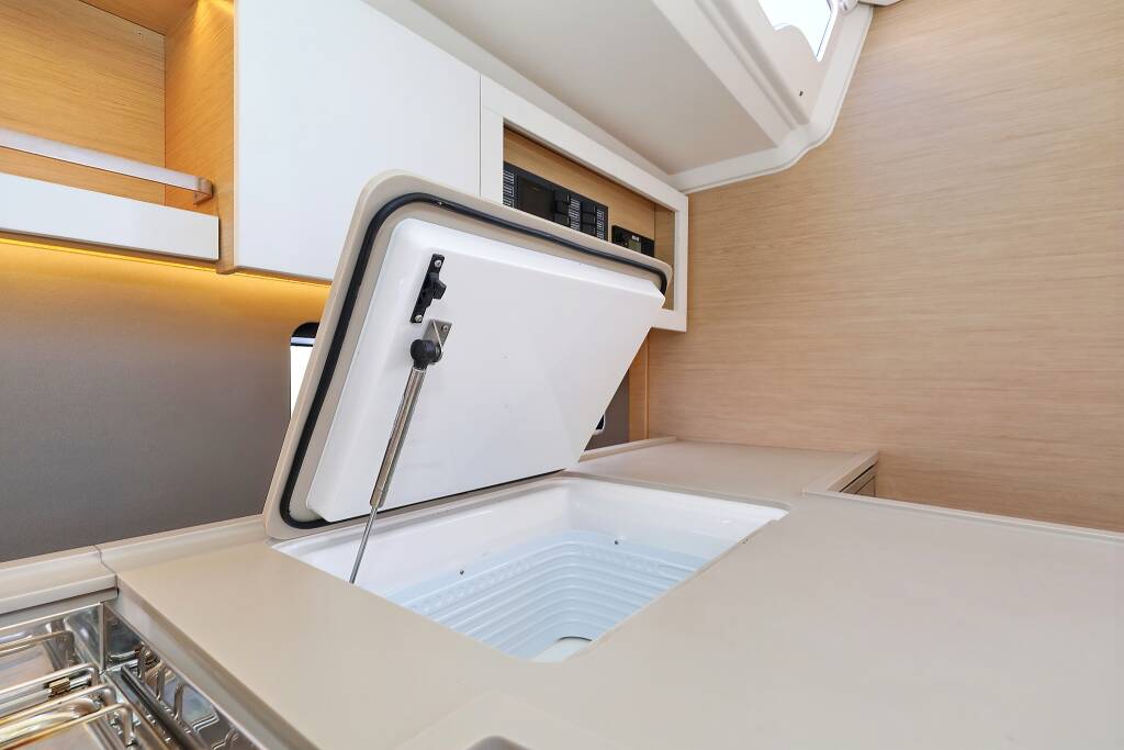 Sailing yacht Dufour 44 Scooby Doo