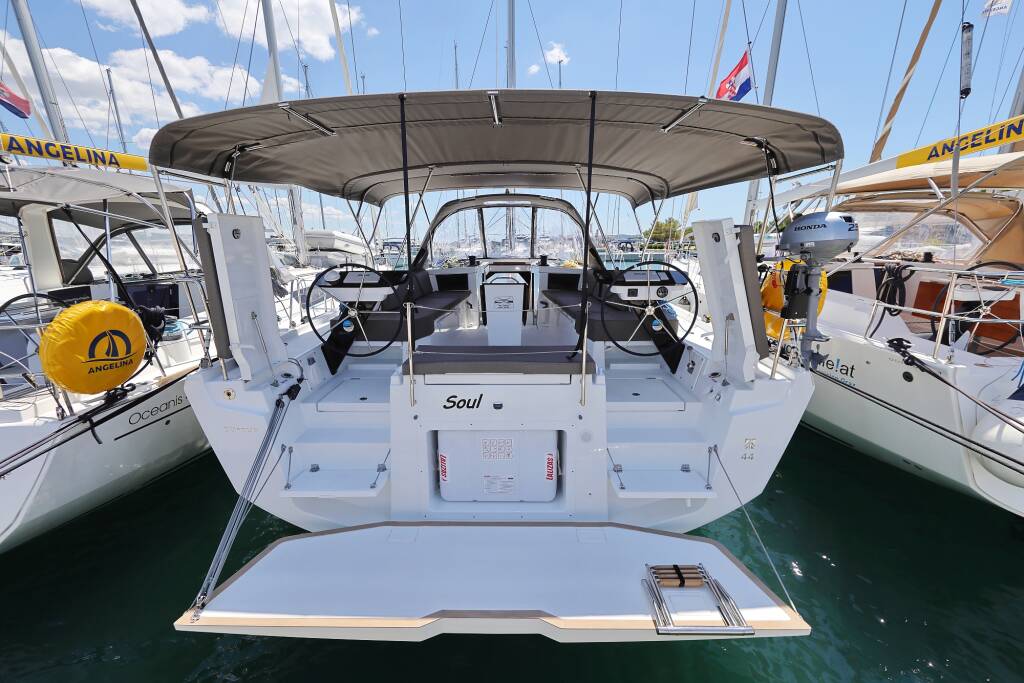 Sailing yacht Dufour 44 Soul