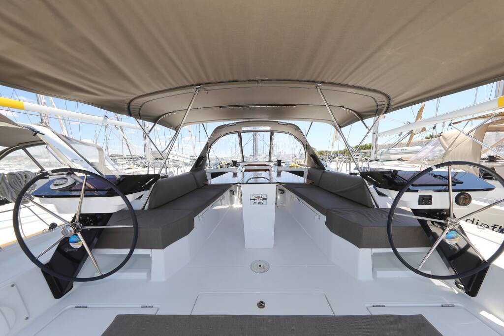 Sailing yacht Dufour 44 Soul