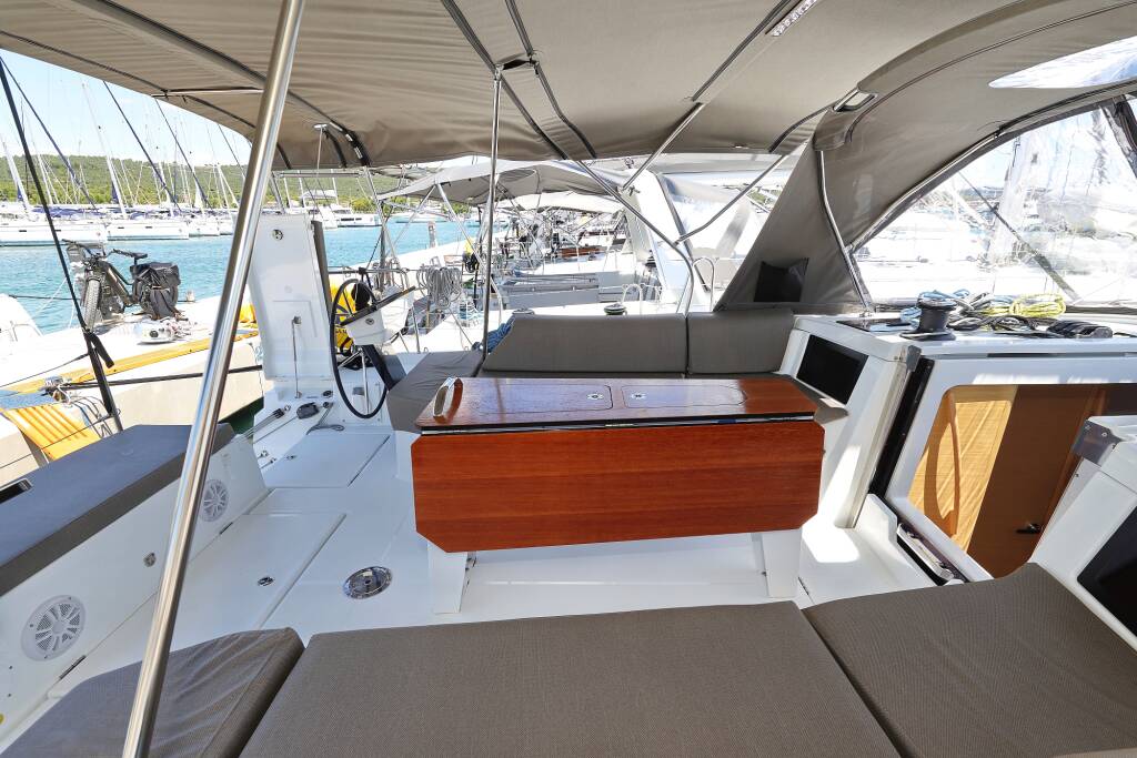 Sailing yacht Dufour 44 Soul