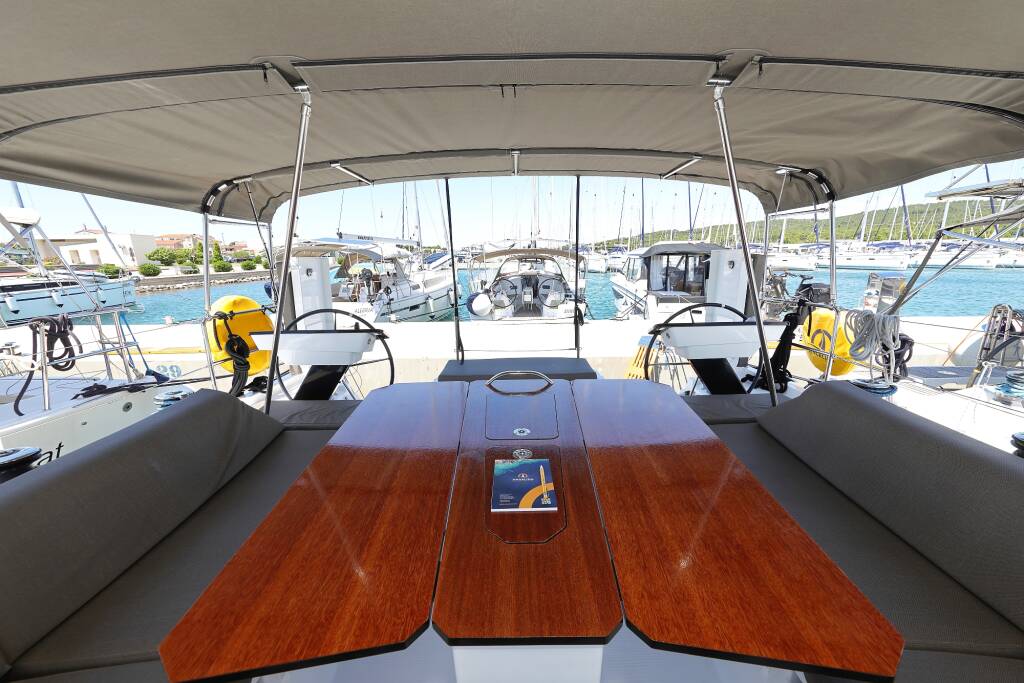 Sailing yacht Dufour 44 Soul