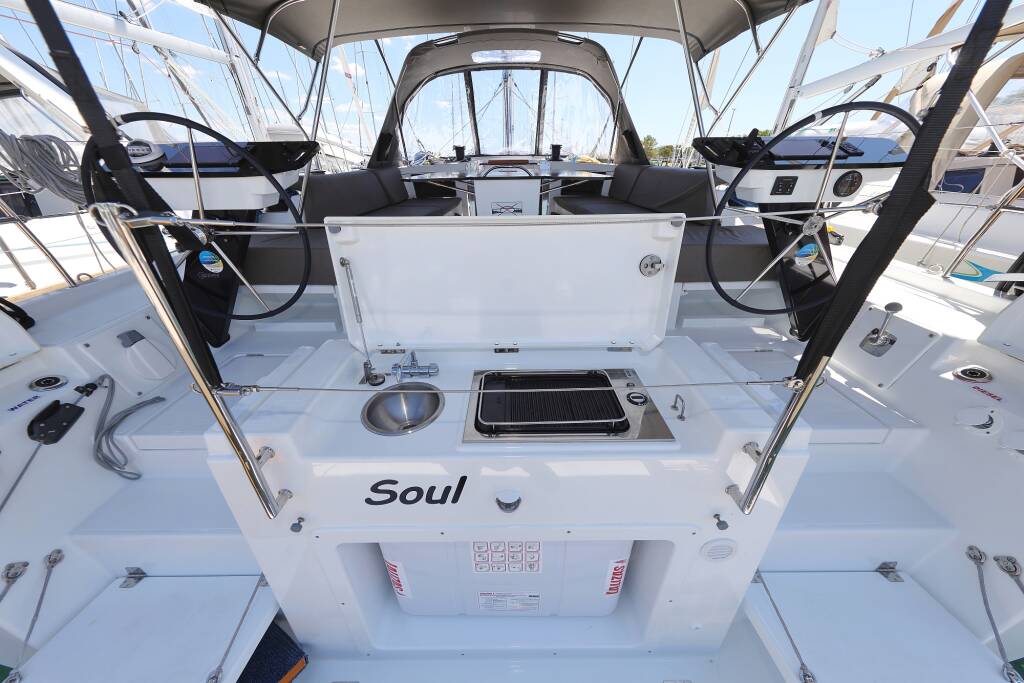 Sailing yacht Dufour 44 Soul