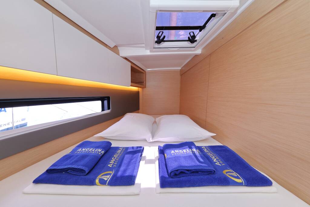 Sailing yacht Dufour 44 Soul