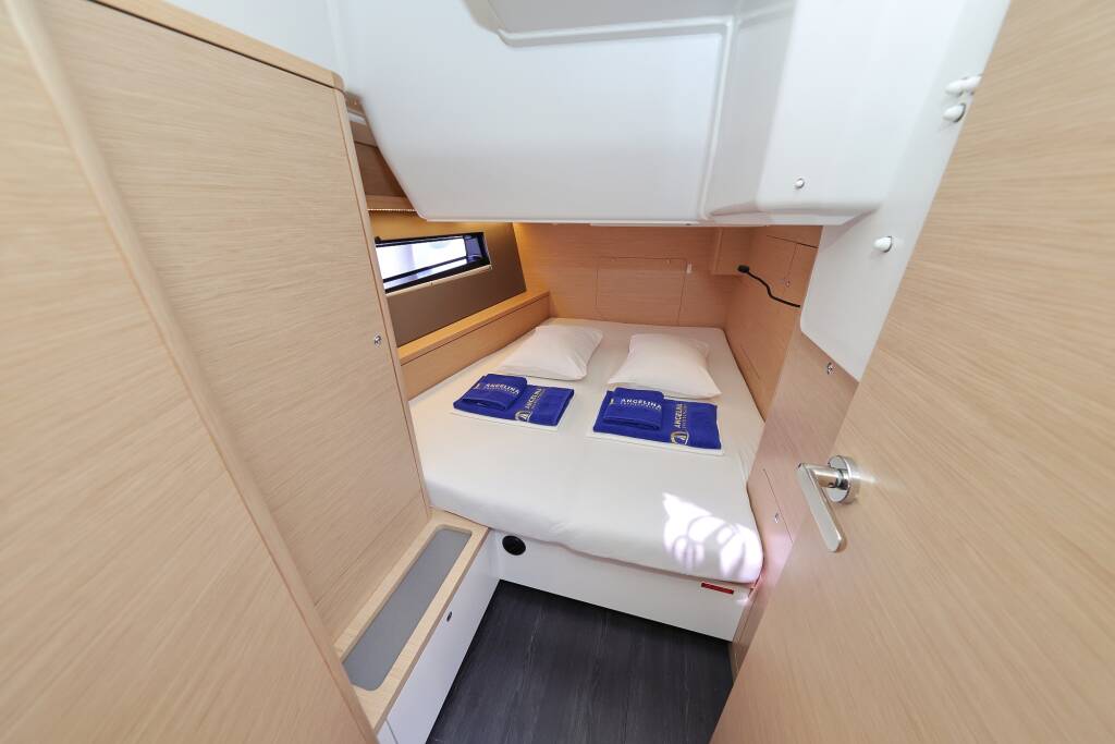 Sailing yacht Dufour 44 Soul