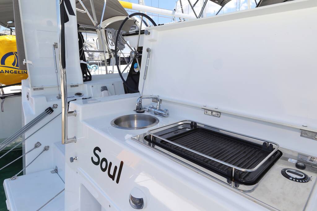Sailing yacht Dufour 44 Soul