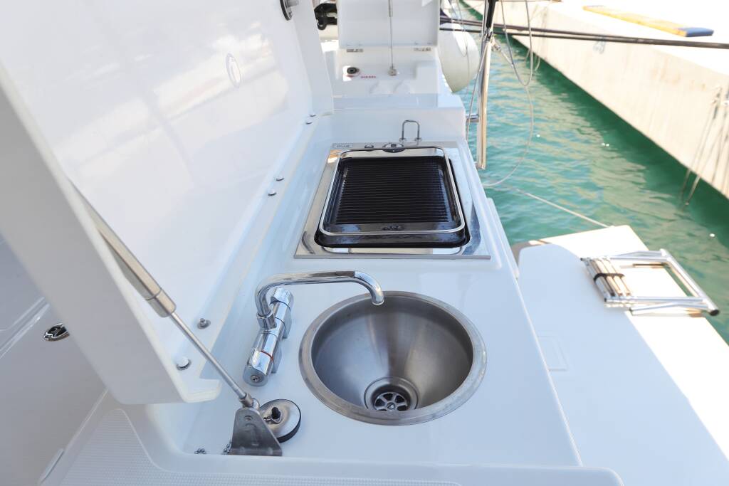 Sailing yacht Dufour 44 Soul